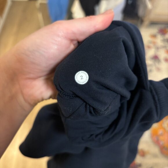 lululemon Scuba Jogger - True Navy - Picture 3 of 3